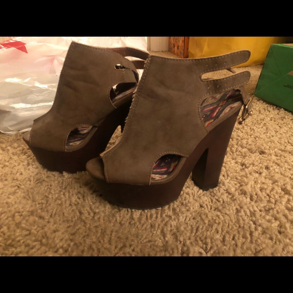 Olive green wedges